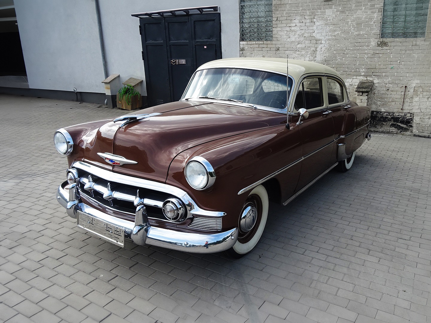 Oldtimer Chevrolet Two Ten 4-Door Sedan